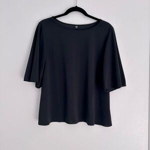 Uniqlo Flowy Top